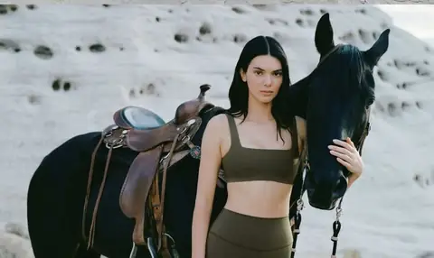 Kendall Jenner’s Green Olive Glow-Up Is the Fall 2025 Look You Need!