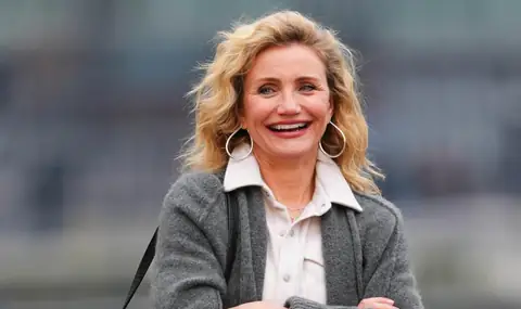 Cameron Diaz Debuts Quintessential ’80s Rocker Look