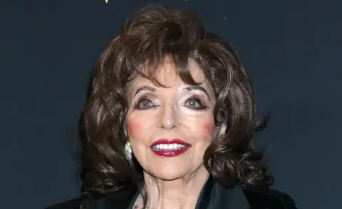 92-YO Joan Collins Dazzles at LA Premiere of New Movie With Husband