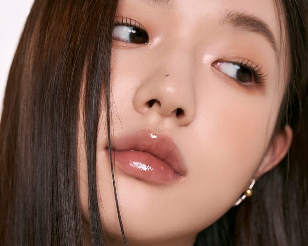 ‘Lollipop Pouts’ Becomes the Latest Lipstick Trend in NYWF SS25 Runway